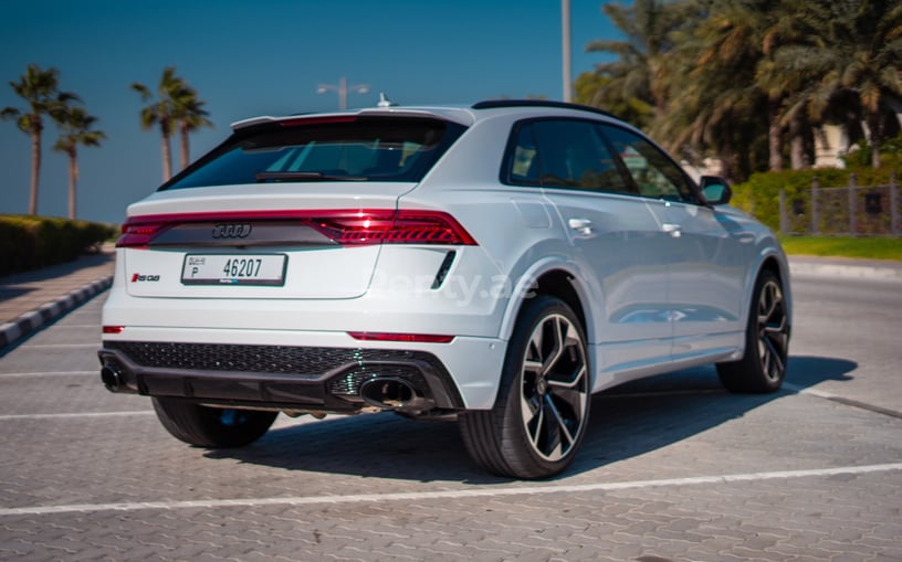 Dubai'de kiralık Audi RSQ8 (Beyaz), 2021