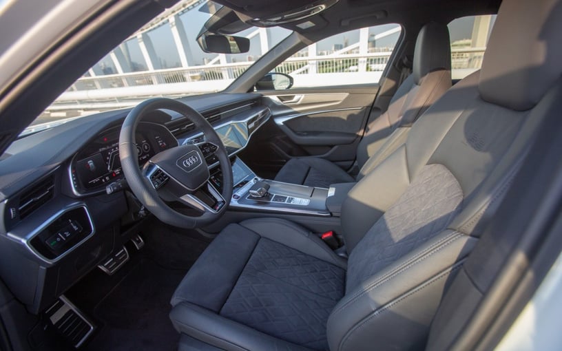 在阿布扎比 租 奥迪 RS6 (白色), 2022