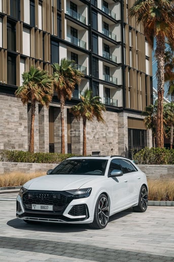 Dubai'de kiralık Audi RSQ8 (Beyaz), 2021