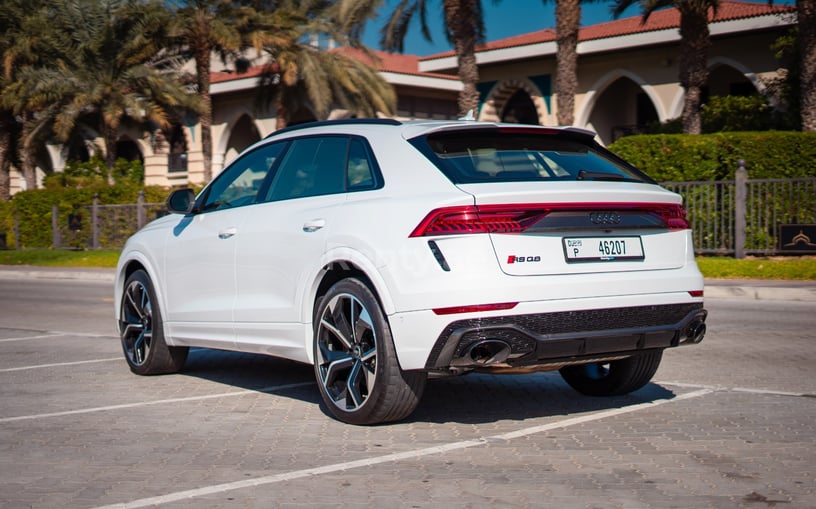 Abu Dabi'de kiralık Audi RSQ8 (Beyaz), 2021
