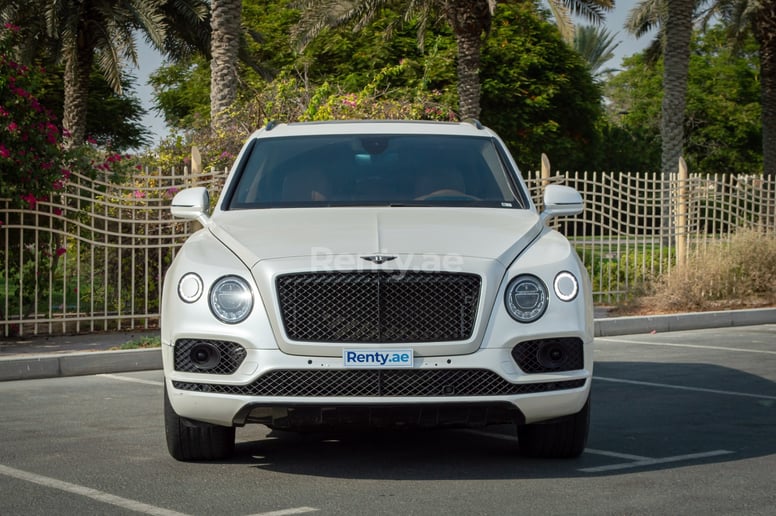 Bentley Bentayga (Bianca), 2019 in affitto a Dubai