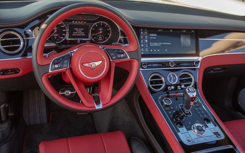 在阿布扎比 租 宾利欧陆 GTC V12 (白色), 2020