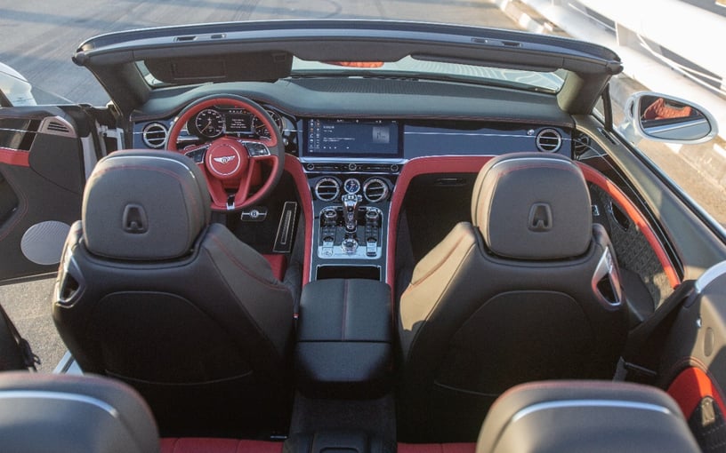 在阿布扎比 租 宾利欧陆 GTC V12 (白色), 2020