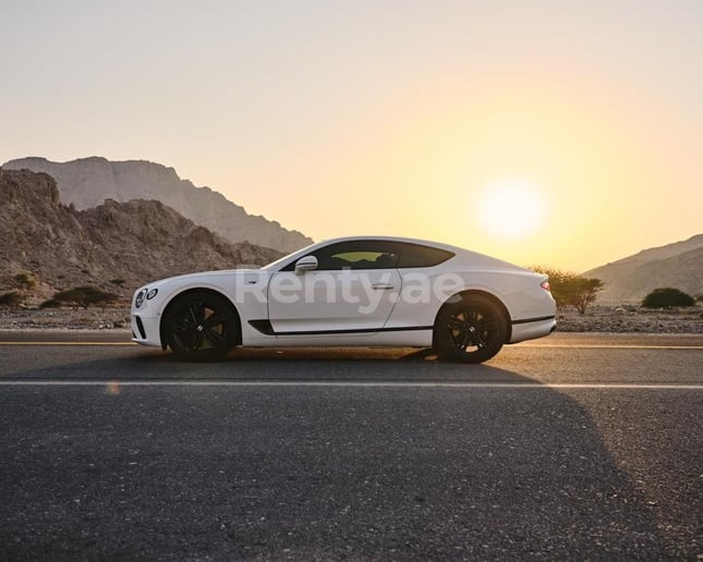 إيجار بنتلي كونتيننتال GT (أبيض), 2020 في دبي