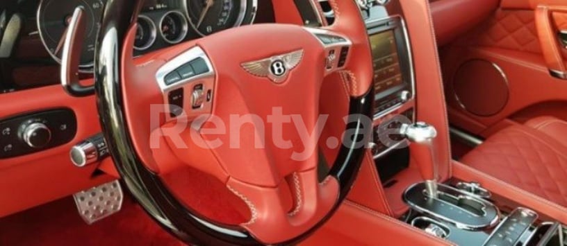 Bentley Flying Spur (Blanc), 2018 &agrave; louer &agrave; Duba&iuml;