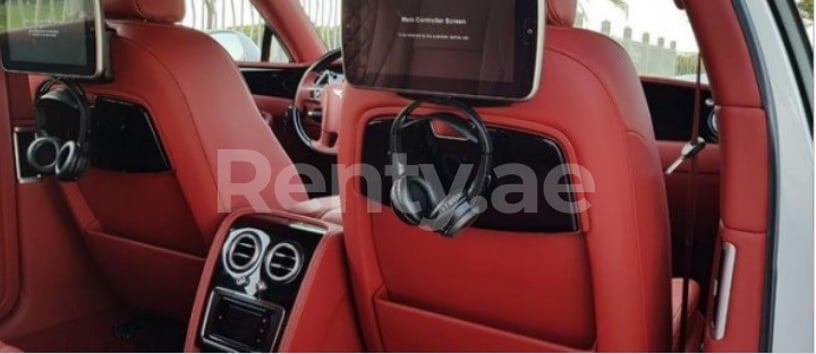Bentley Flying Spur (Blanc), 2018 &agrave; louer &agrave; Duba&iuml;