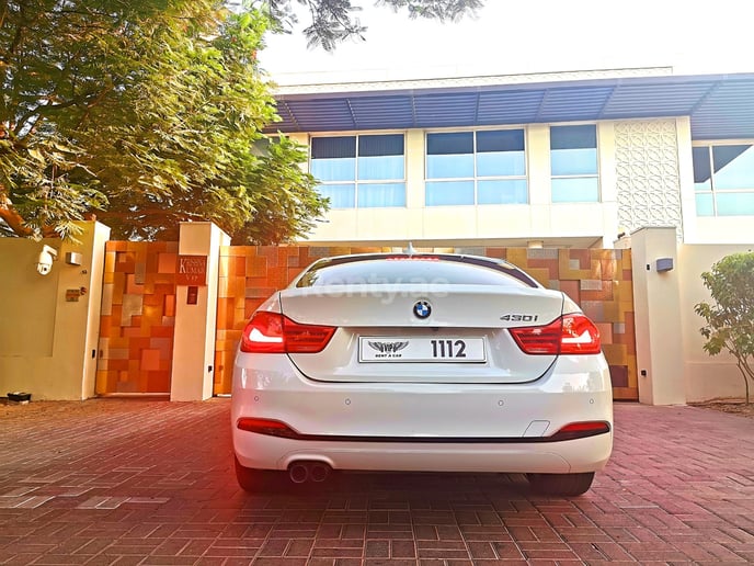 BMW 4 Series (Wei&szlig;), 2019  zur Miete in Dubai