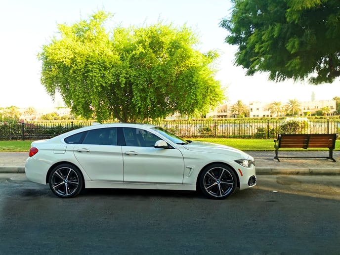 BMW 4 Series (Wei&szlig;), 2019  zur Miete in Dubai