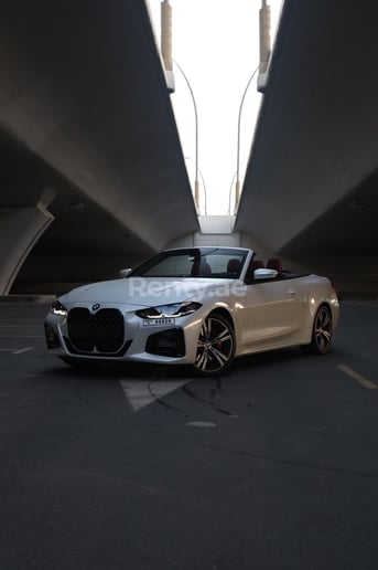 BMW 430i cabrio (Bianca), 2021 in affitto a Ras Al Khaimah