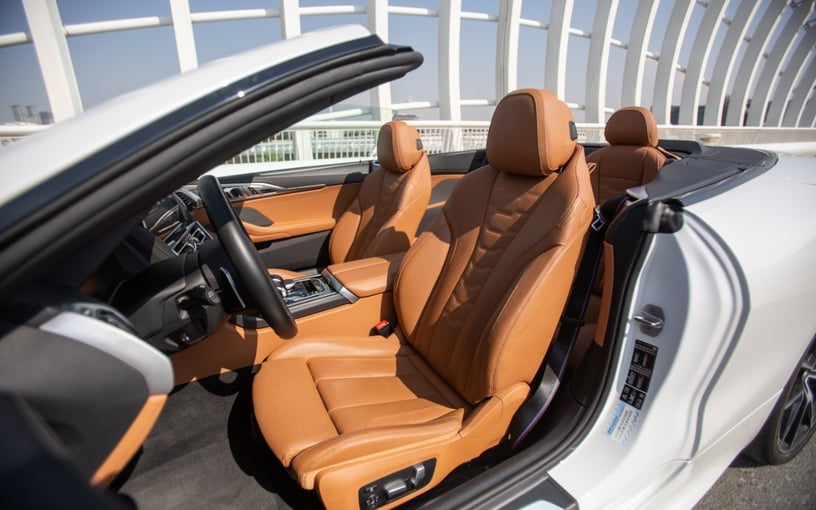 BMW 840i cabrio (Белый), 2021 для аренды в Абу-Даби