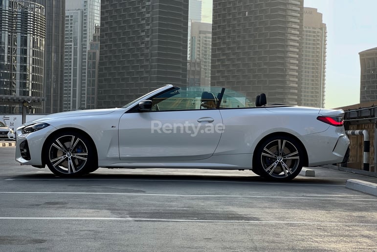 BMW 430i cabrio (Белый), 2022 для аренды в Дубай