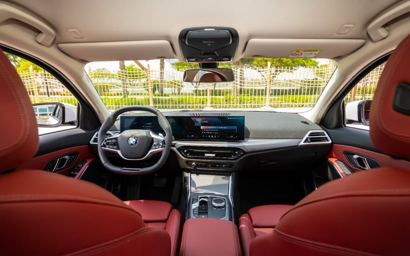 BMW 318i (Wit), 2025 te huur in Sharjah