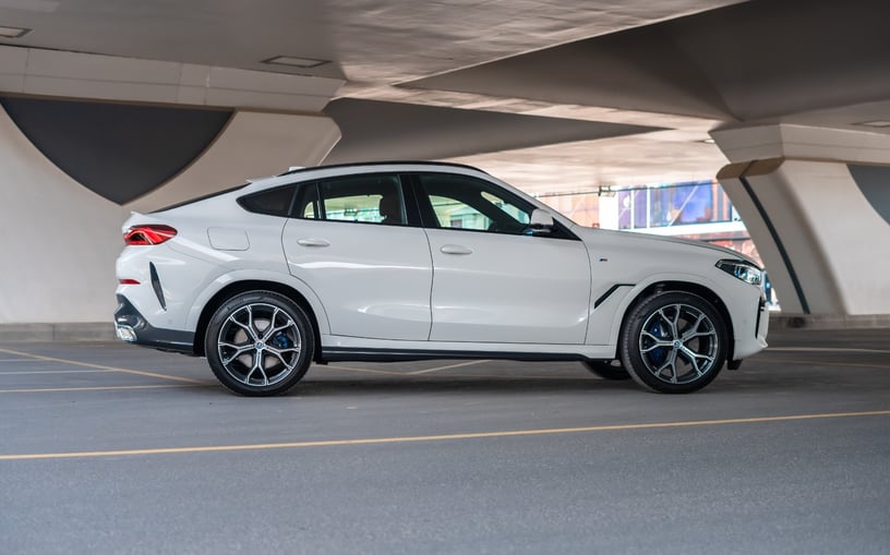 إيجار بي ام دبليو X6 (أبيض), 2023 في الشارقة