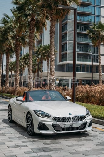 BMW Z4 cabrio (Белый), 2020 для аренды в Абу-Даби
