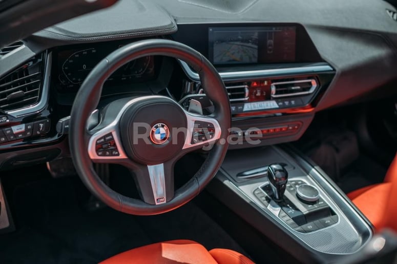 BMW Z4 cabrio (Белый), 2020 для аренды в Абу-Даби