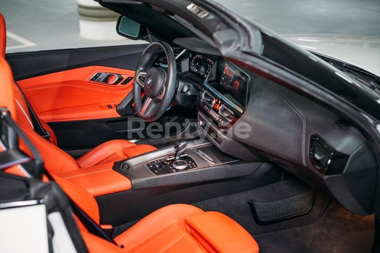 BMW Z4 cabrio (Белый), 2020 для аренды в Абу-Даби