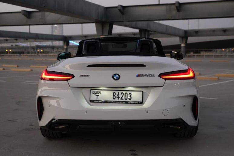 إيجار BMW Z4 M40i (أبيض), 2020 في دبي 2