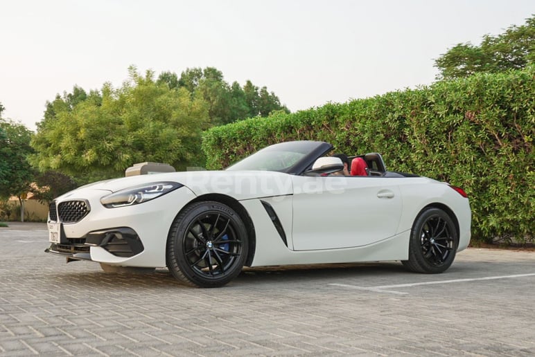 Dubai'de kiralık BMW Z4 (Beyaz), 2019