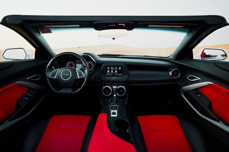 Chevrolet Camaro V6 (Blanco), 2021 para alquiler en Sharjah