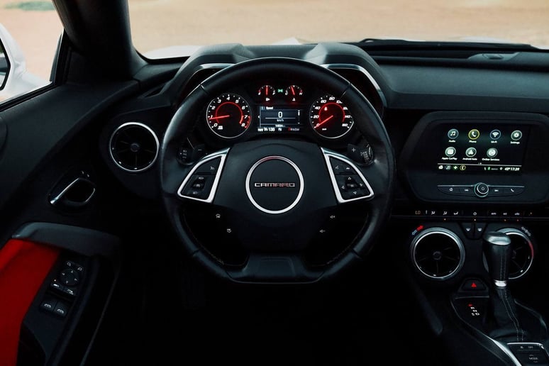 Chevrolet Camaro V6 (Blanco), 2021 para alquiler en Sharjah