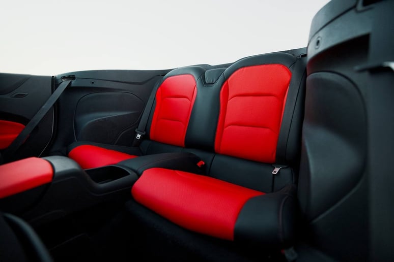 Chevrolet Camaro V6 (Blanco), 2021 para alquiler en Sharjah
