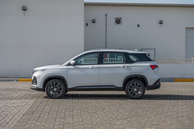 Chevrolet Captiva (Bianca), 2024 in affitto a Abu Dhabi