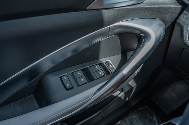 Chevrolet Captiva (Wei&szlig;), 2024 - Leasingangebote in Dubai