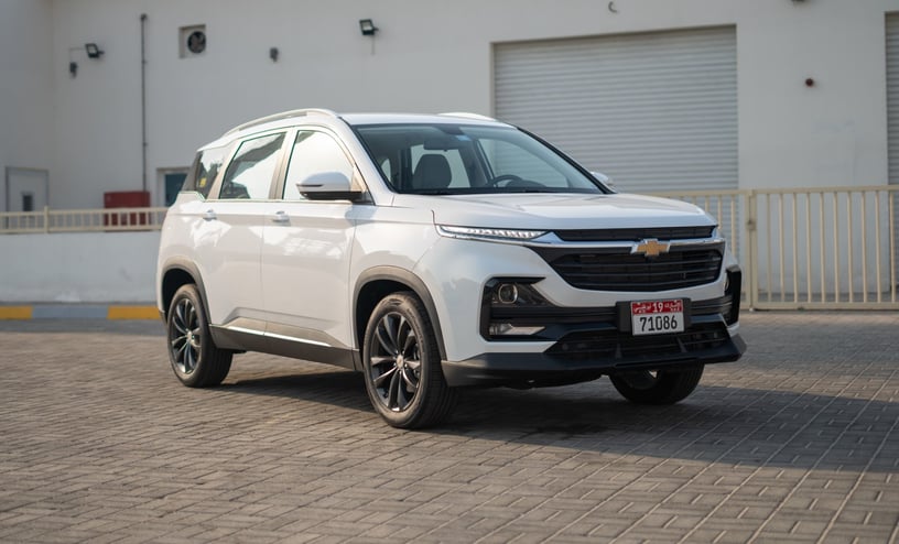 Abu Dabi'de kiralık Chevrolet Captiva (Beyaz), 2024
