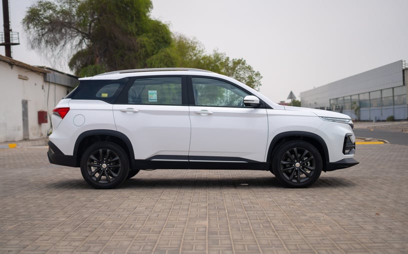 在沙迦 租 雪佛兰Captiva (白色), 2024