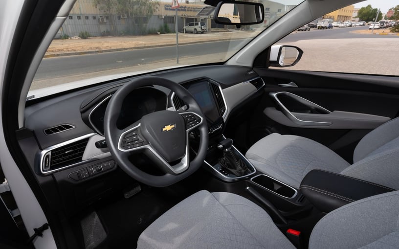 Chevrolet Captiva (Blanc), 2024 &agrave; louer &agrave; Ras Al Khaimah