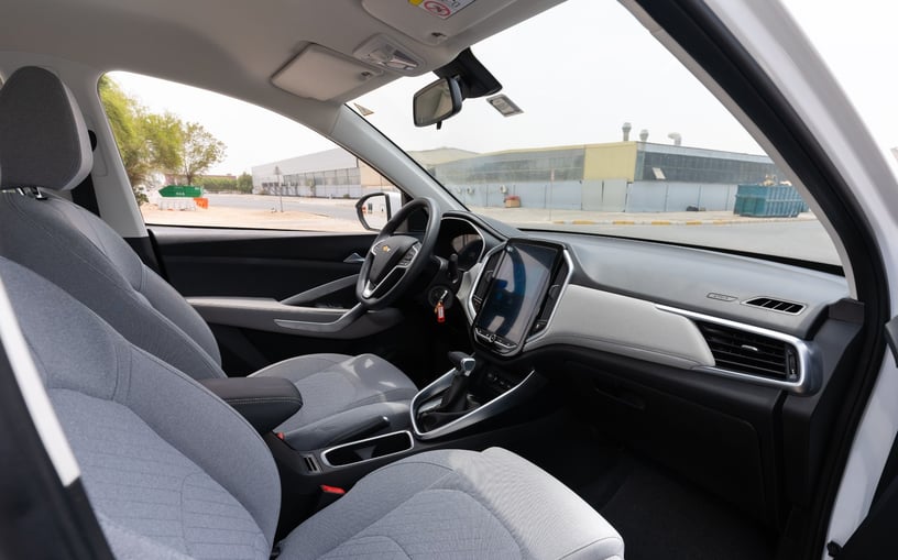Chevrolet Captiva (Blanc), 2024 &agrave; louer &agrave; Ras Al Khaimah
