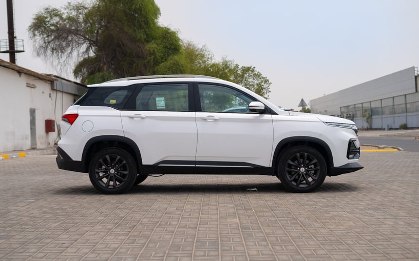 Dubai'de kiralık Chevrolet Captiva (Beyaz), 2024