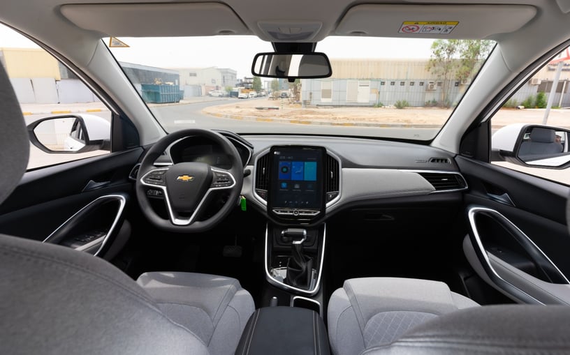 Dubai'de kiralık Chevrolet Captiva (Beyaz), 2024