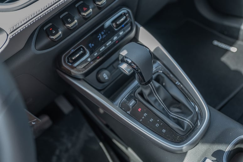 Chevrolet Groove (Wei&szlig;), 2024  zur Miete in Dubai
