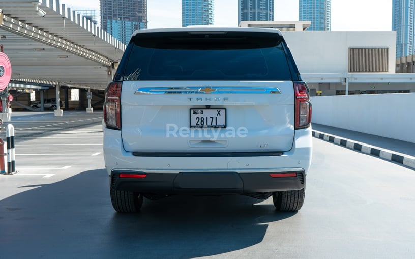 Chevrolet Tahoe (Wei&szlig;), 2021  zur Miete in Abu Dhabi
