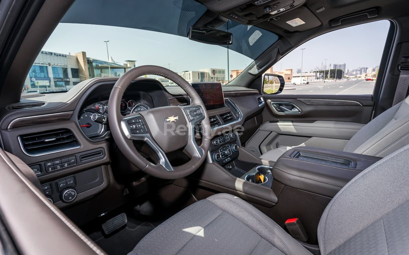 Chevrolet Tahoe (Wei&szlig;), 2021  zur Miete in Abu Dhabi