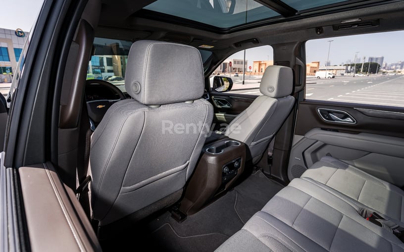 Chevrolet Tahoe (Wei&szlig;), 2021  zur Miete in Abu Dhabi