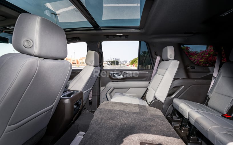 Chevrolet Tahoe (Wei&szlig;), 2021  zur Miete in Abu Dhabi