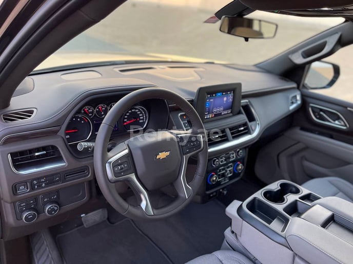 Chevrolet Tahoe (Черный), 2021 для аренды в Дубай