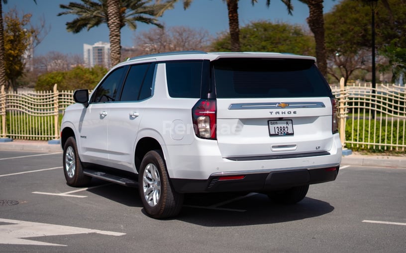 Chevrolet Tahoe (Wei&szlig;), 2021  zur Miete in Abu Dhabi