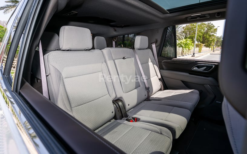 Chevrolet Tahoe (Wei&szlig;), 2021  zur Miete in Abu Dhabi