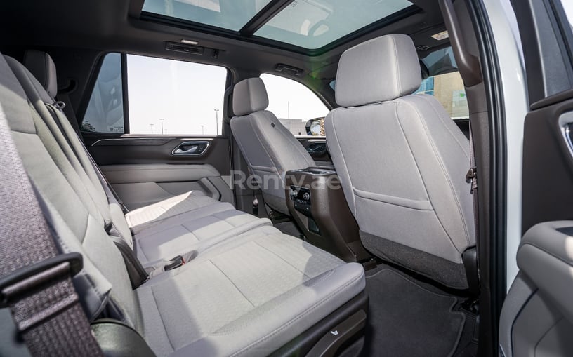 Chevrolet Tahoe (Wei&szlig;), 2021  zur Miete in Abu Dhabi