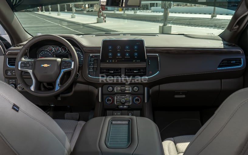 Chevrolet Tahoe (Wei&szlig;), 2021  zur Miete in Abu Dhabi