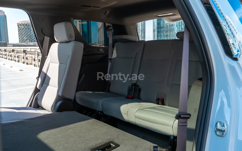 Chevrolet Tahoe (Wei&szlig;), 2021  zur Miete in Abu Dhabi