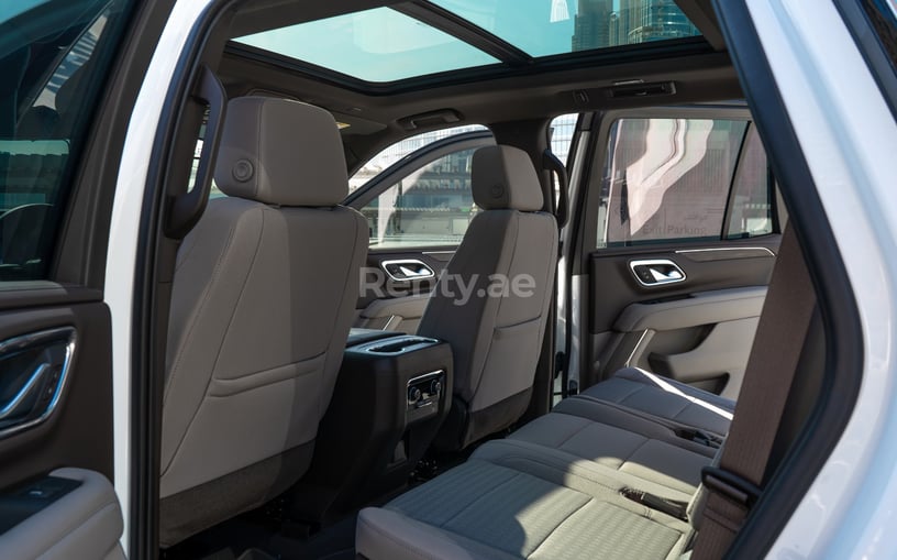 Chevrolet Tahoe (Wei&szlig;), 2021  zur Miete in Abu Dhabi