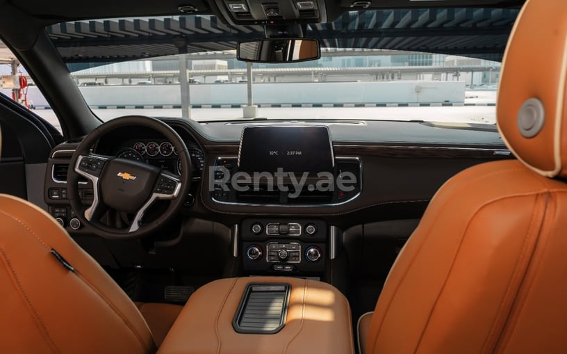Chevrolet Tahoe (Wei&szlig;), 2021  zur Miete in Abu Dhabi