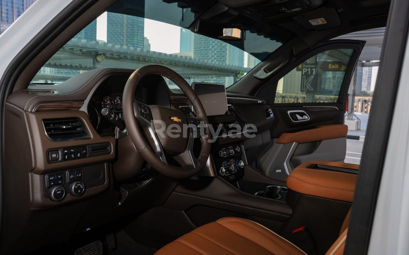 Chevrolet Tahoe (Wei&szlig;), 2021  zur Miete in Abu Dhabi