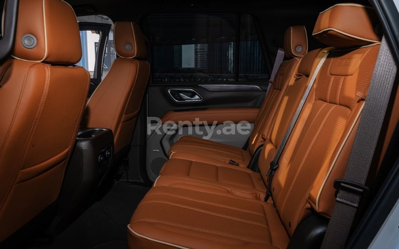 Chevrolet Tahoe (Wei&szlig;), 2021  zur Miete in Abu Dhabi