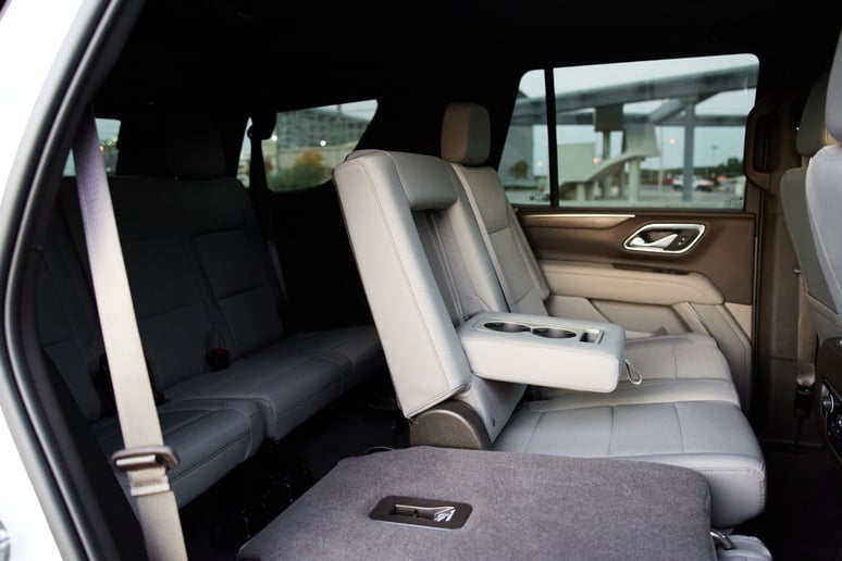 Chevrolet Tahoe (Wei&szlig;), 2023  zur Miete in Abu Dhabi