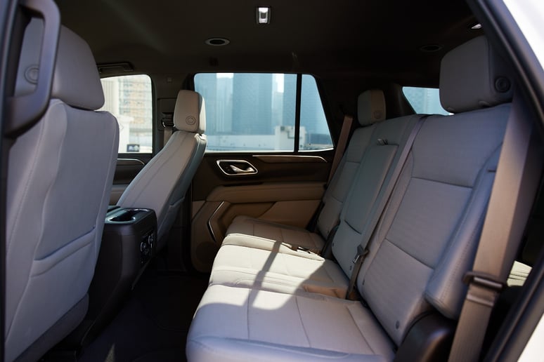 Chevrolet Tahoe (Wei&szlig;), 2023  zur Miete in Abu Dhabi